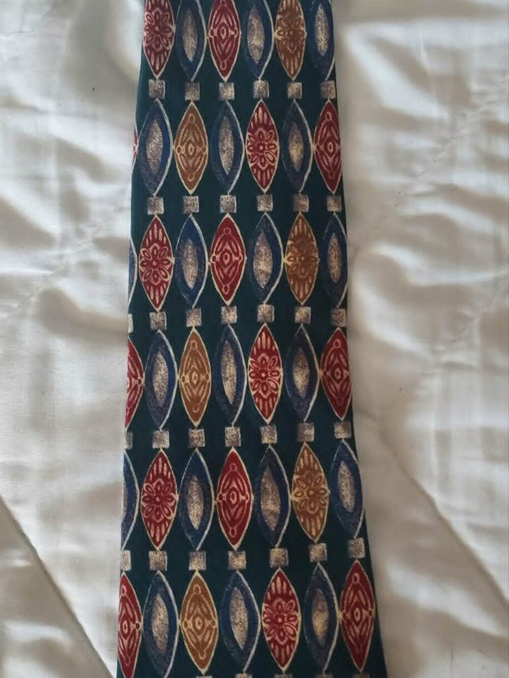 Bill Blass Tie - All Silk - Blue base color